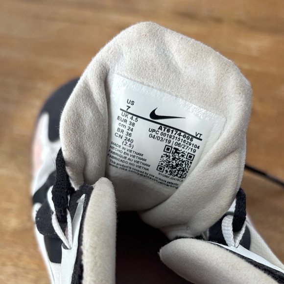 Nike Air Max 270 React Black Coral - Picture 8 of 12